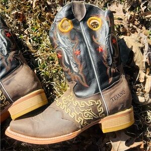 Brown & Black Men's Western Cowboy Boots - Embroidered